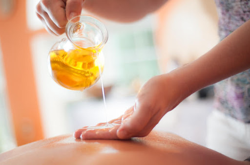 عوامل مهم در انتخاب روغن ماساژ