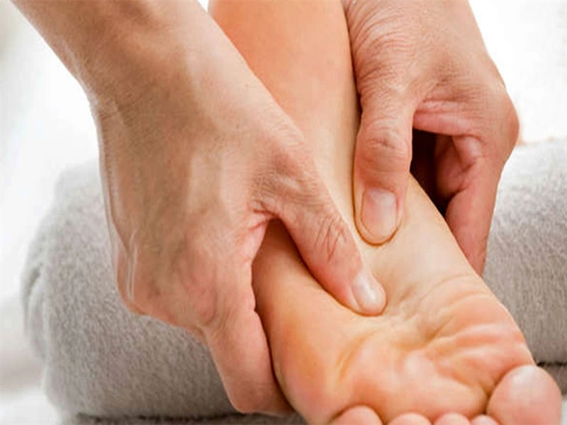 آموزش ماساژ کف پا و فواید آن