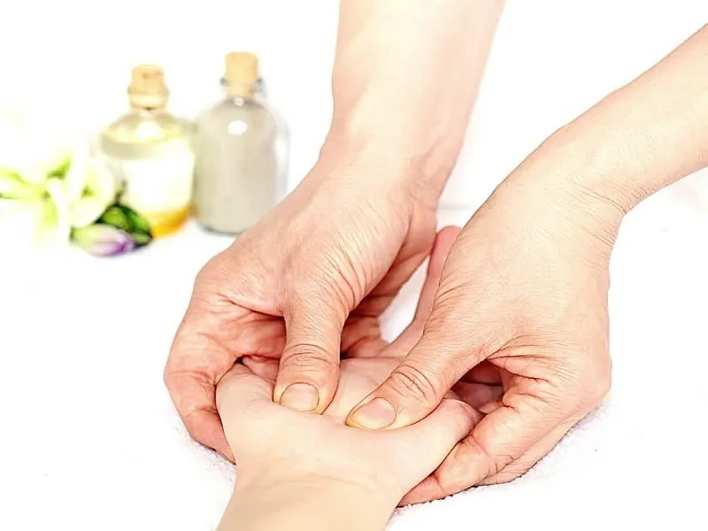 آموزش ماساژ برای گرفتگی رگ دست